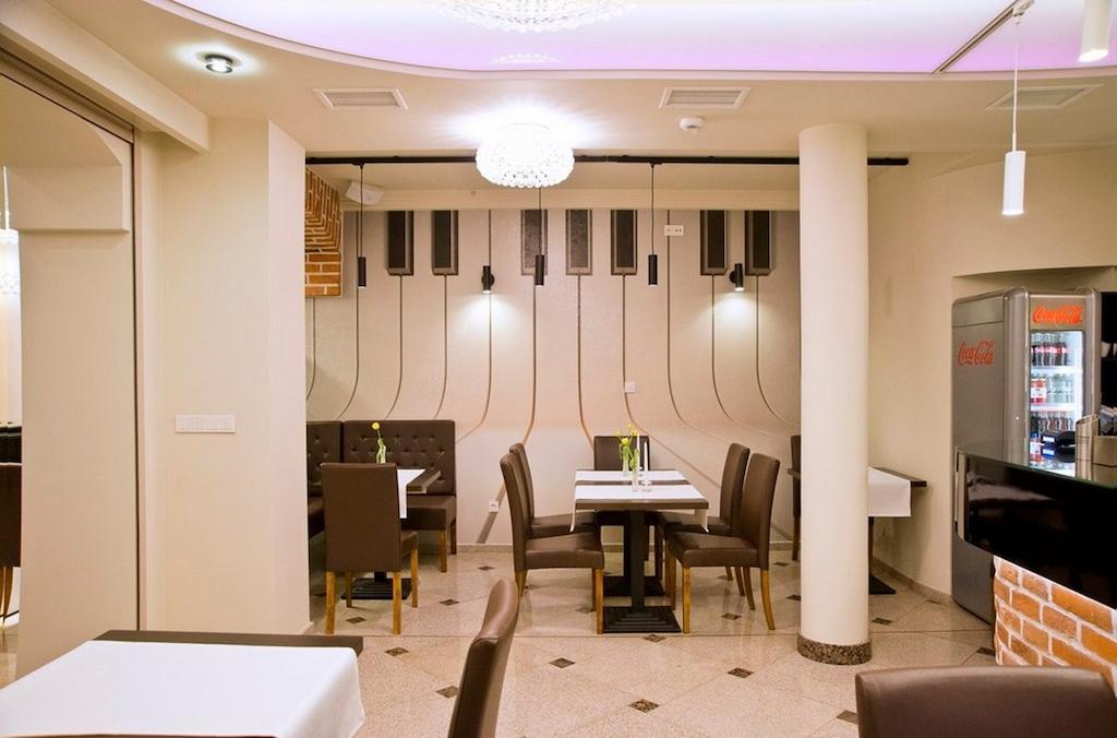 ניסה Hotel Fryderyk מראה חיצוני תמונה